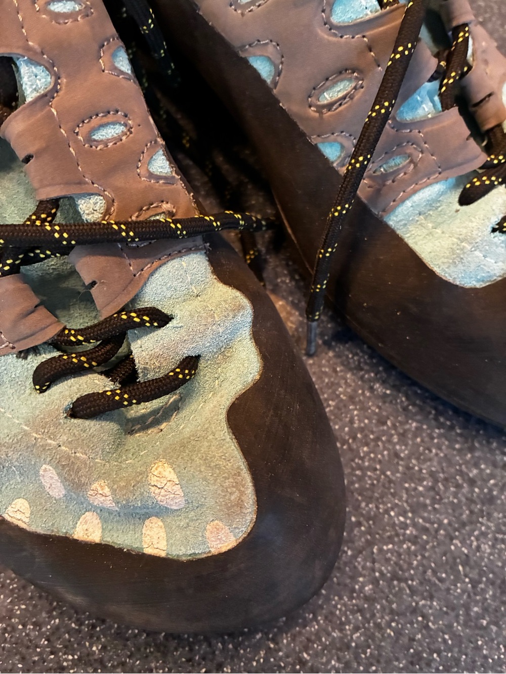 La Sportiva Lace-Up Climbing Shoes in Mint and Gray with Black Soles - Picture 6 of 7